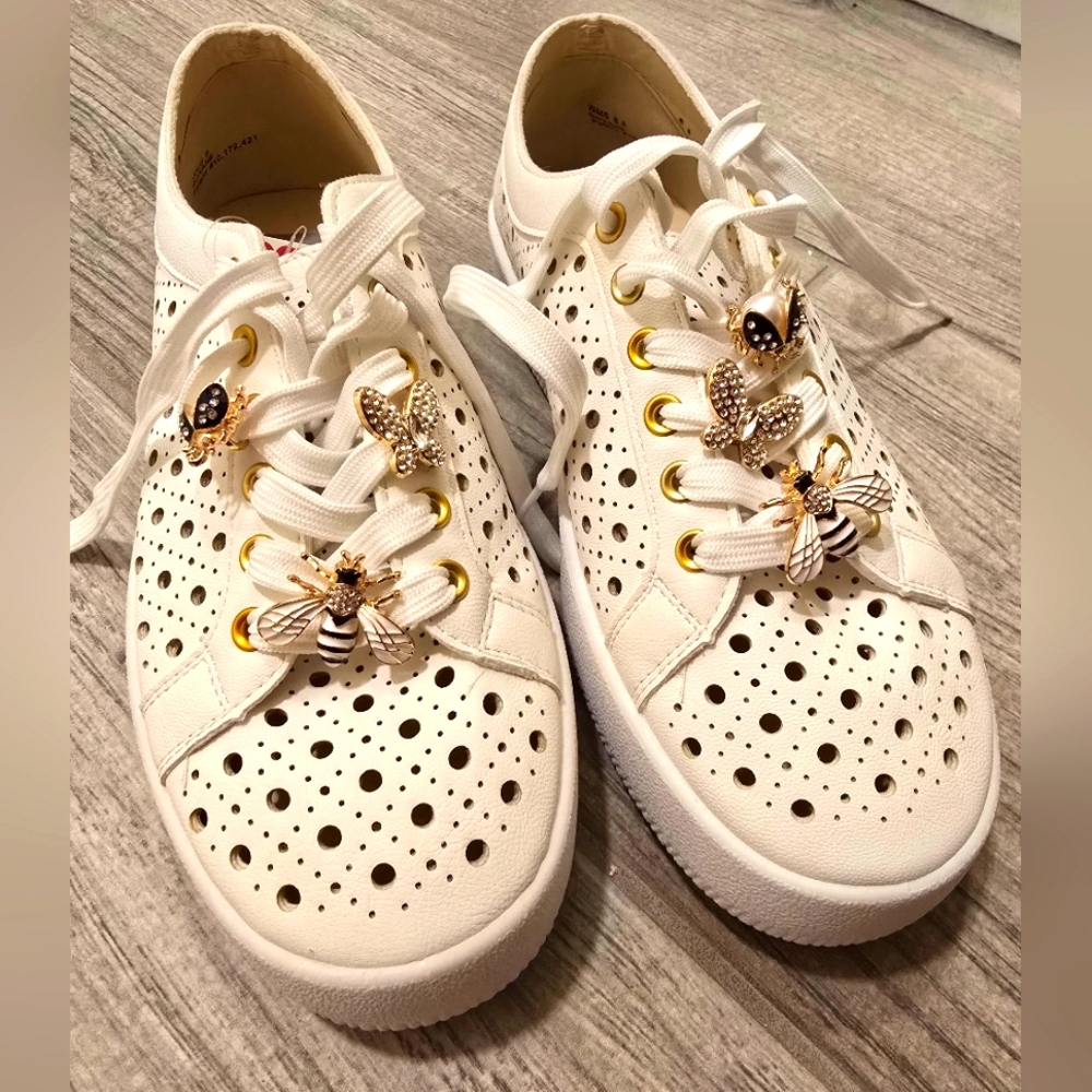 DOLCHE VITA (dv) Womans Perforated White Sneakers with Gold/Perls Bugs Accent